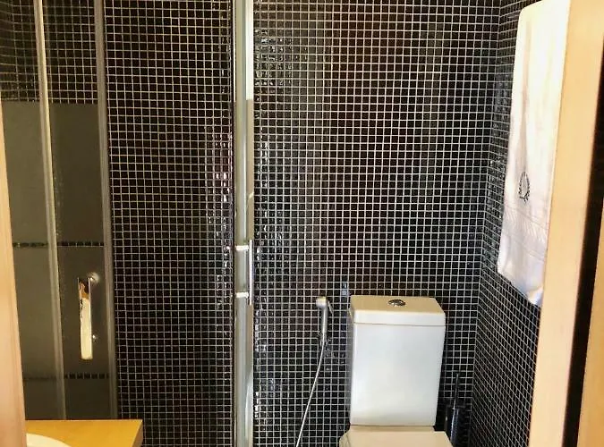 Annex Bedroom - Garden