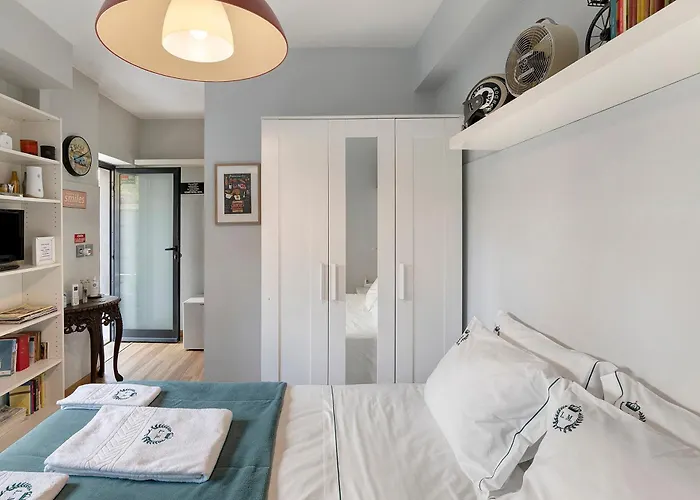 Annex Bedroom - Garden Oporto